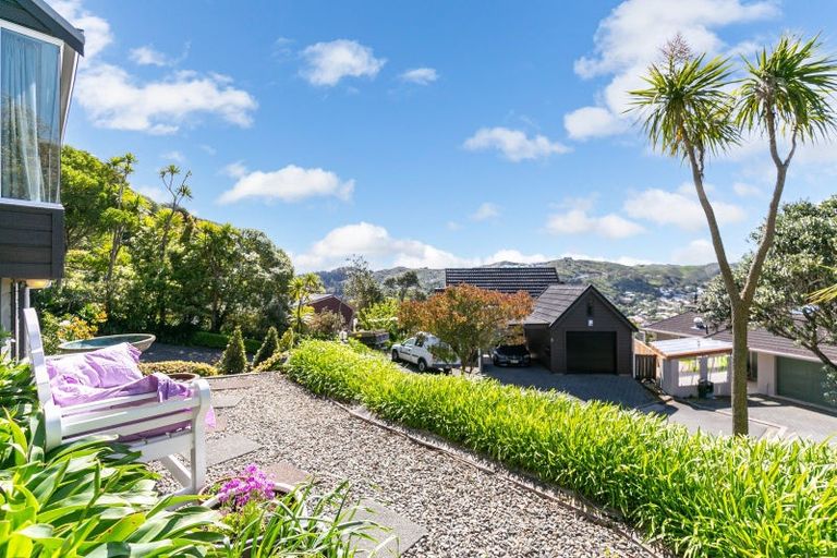 Photo of property in 7 Selkirk Way, Karori, Wellington, 6012