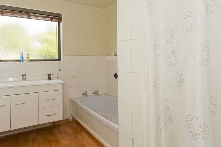 Photo of property in 6a Te Arawa Place, Welcome Bay, Tauranga, 3112