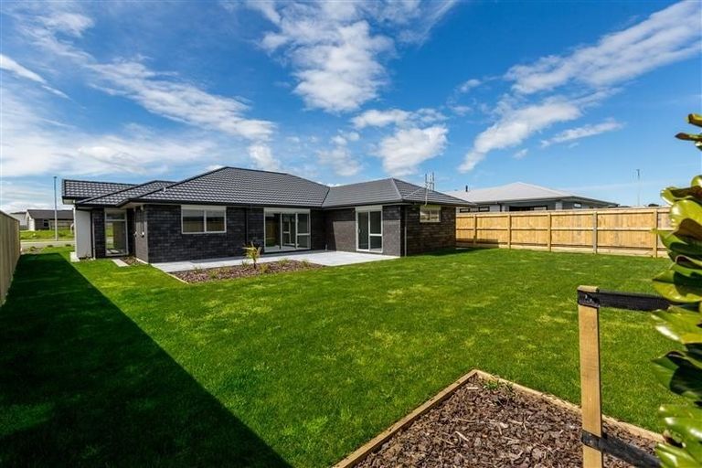 Photo of property in 71 Links Drive, Waiwhakaiho, New Plymouth, 4312