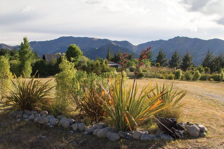 Photo of property in 33 Lichen Lane, Lake Hawea, Wanaka, 9382