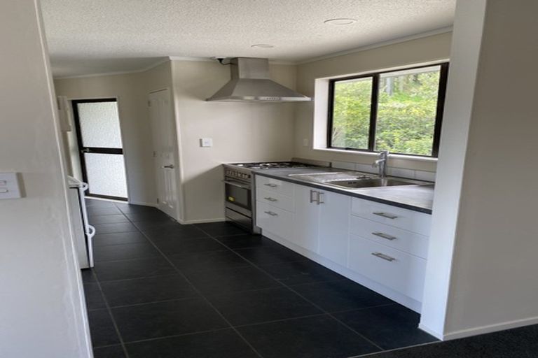 Photo of property in 11 Tortola Crescent, Grenada Village, Wellington, 6037