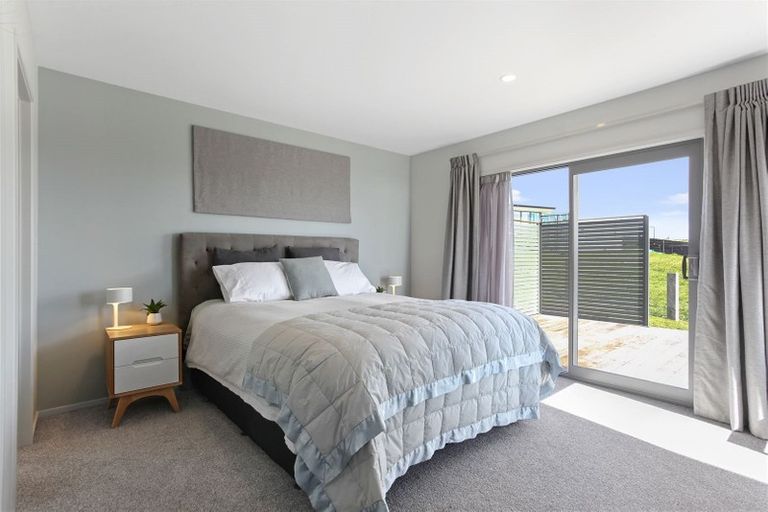 Photo of property in 8 Sowerby Place, Richmond Hill, Christchurch, 8081