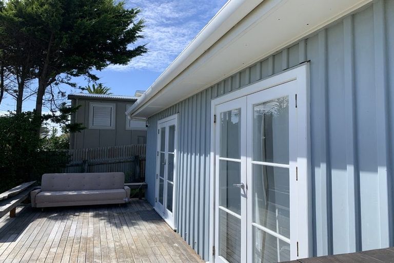 Photo of property in 52/52a Park Avenue, Waitarere Beach, Levin, 5510