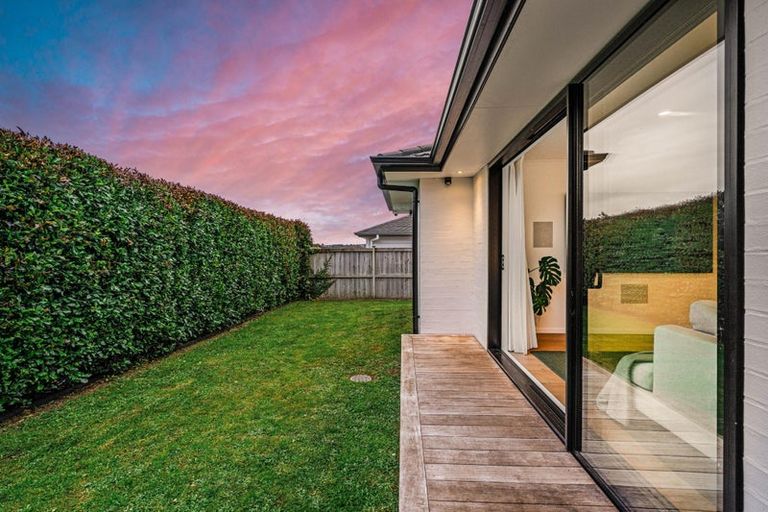 Photo of property in 25 Nobilo Road, Kumeu, 0810
