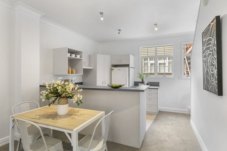 Photo of property in 52 Pipitea Street, Thorndon, Wellington, 6011