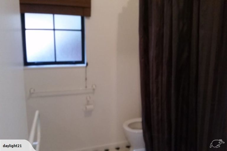 Photo of property in 16a Parsons Glen, Karori, Wellington, 6012