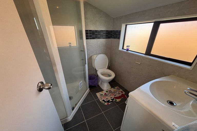 Photo of property in 40 Tiriwa Drive, Massey, Auckland, 0614