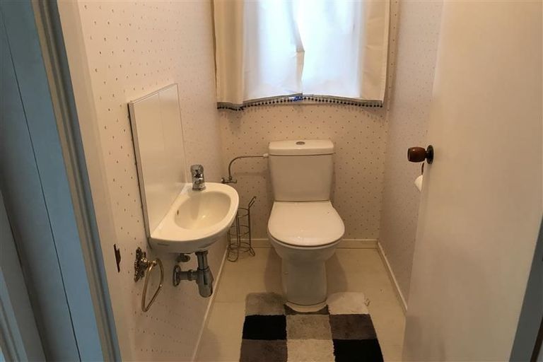 Photo of property in 1/22 Prestige Place, Castor Bay, Auckland, 0620