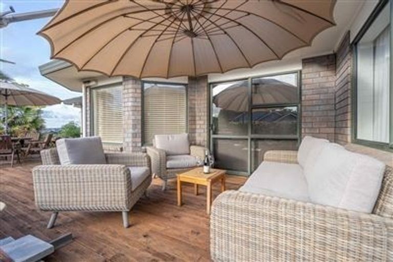 Photo of property in 76 Picasso Drive, West Harbour, Auckland, 0618