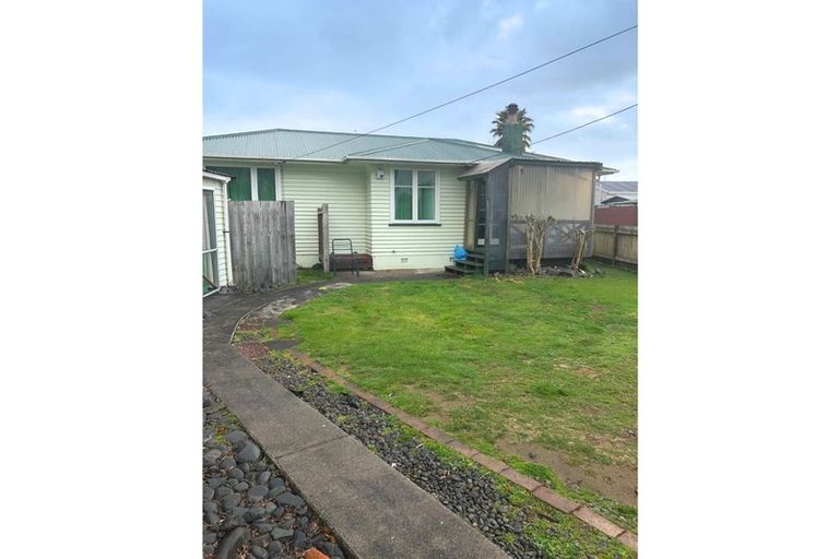 Photo of property in 1/15 Scott Road, Papakura, 2110