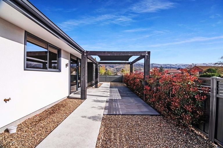 Photo of property in 12 Waenga Drive, Cromwell, 9310