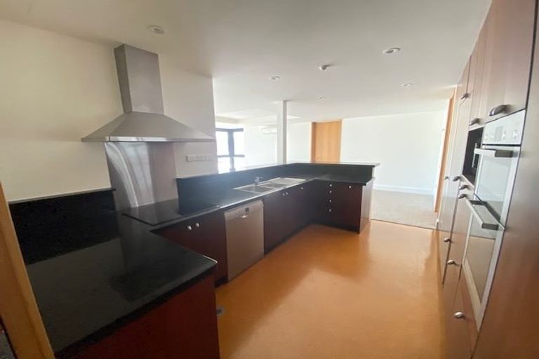 Photo of property in 5/308 Oriental Parade, Oriental Bay, Wellington, 6011