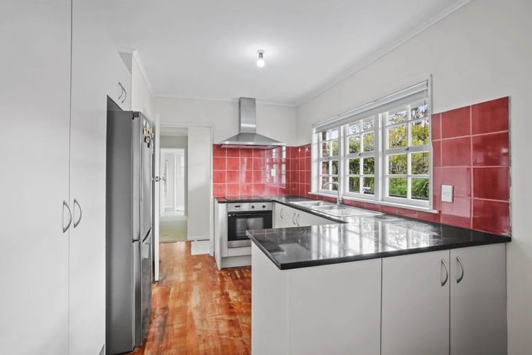 Photo of property in 5 Imatra Place, Sunnyhills, Auckland, 2010