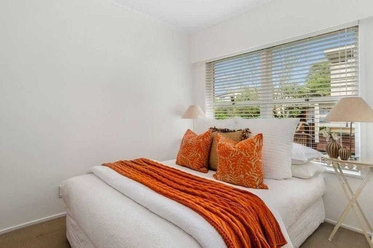 Photo of property in 1/58 Arran Road, Browns Bay, Auckland, 0630