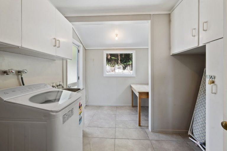 Photo of property in 7 Krissell Place, Acacia Bay, Taupo, 3330