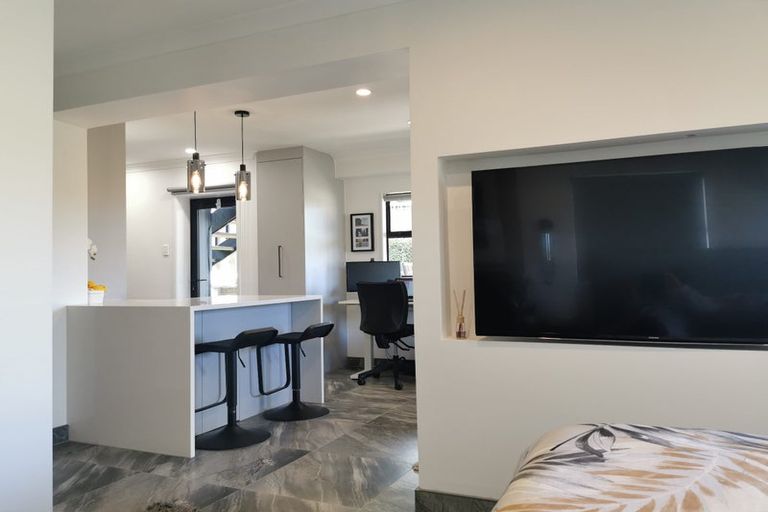 Photo of property in 1/43 Salisbury Road, Birkdale, Auckland, 0626