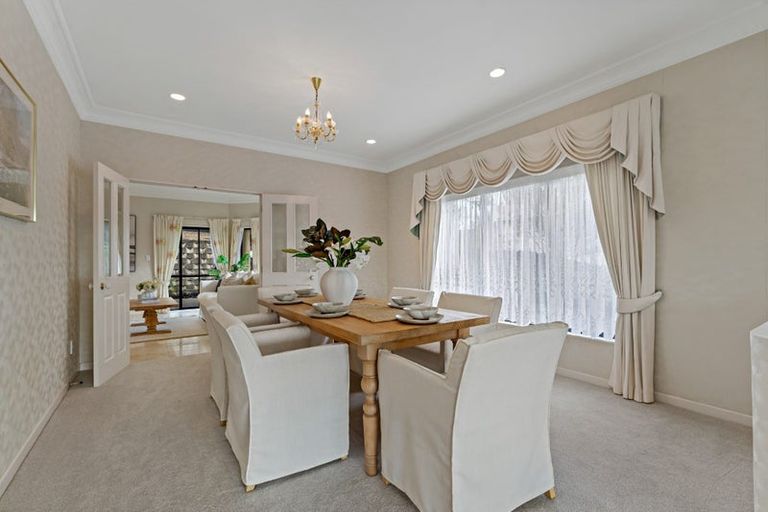 Photo of property in 15 Tumbridge Place, Somerville, Auckland, 2014