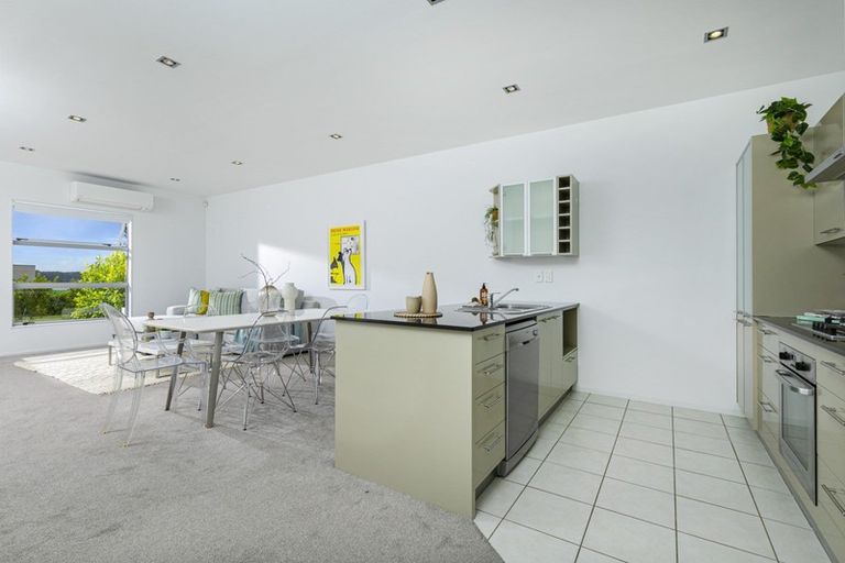 Photo of property in 14/40 Scarlet Oak Drive, Schnapper Rock, Auckland, 0632