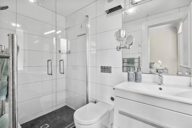 Photo of property in 163 Victoria Road, Saint Clair, Dunedin, 9012