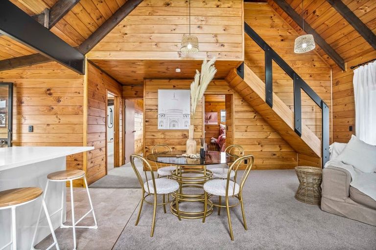 Photo of property in 37 Collins Road, Melville, Hamilton, 3206