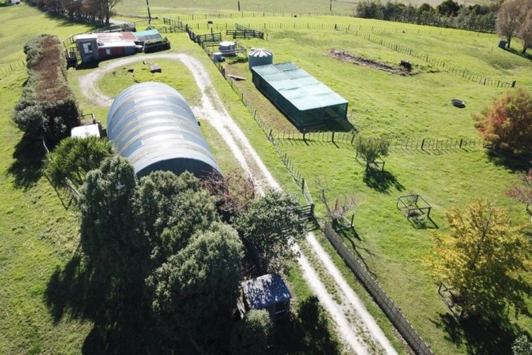 Photo of property in 4 Horniblow Road, Matakohe, 0594