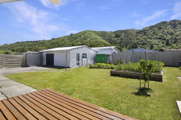 Photo of property in 186 California Drive, Totara Park, Upper Hutt, 5018