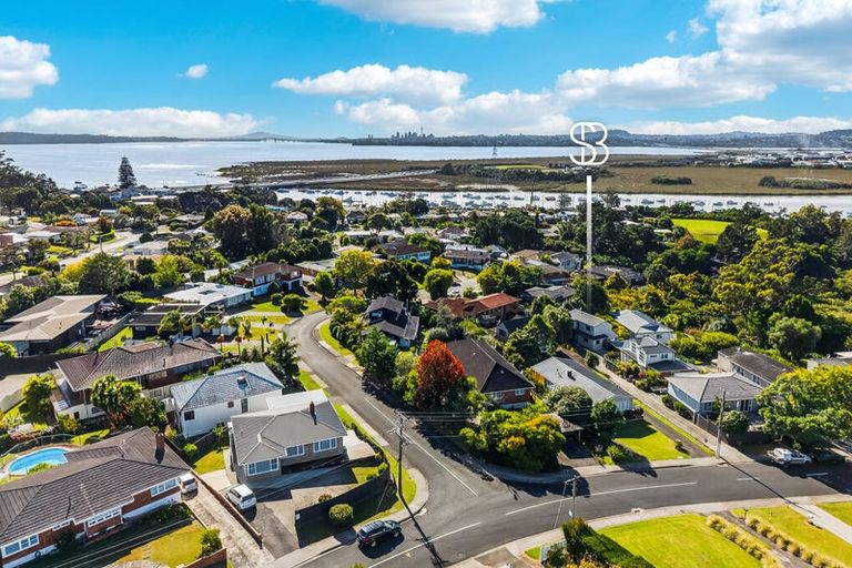 Photo of property in 61a Jaemont Avenue, Te Atatu South, Auckland, 0610