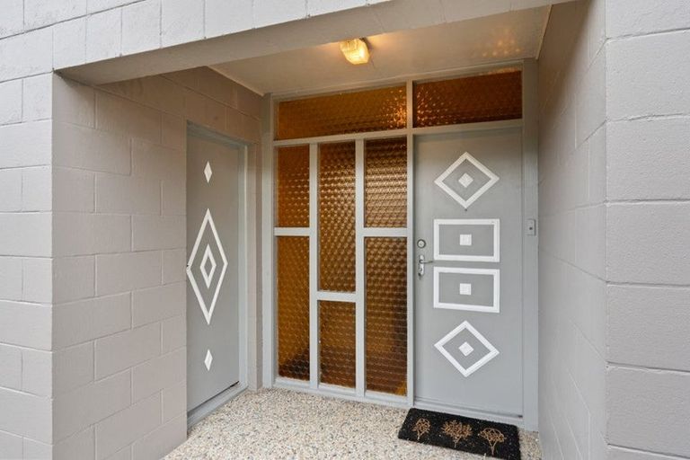 Photo of property in 18a Moenui Avenue, Orewa, 0931