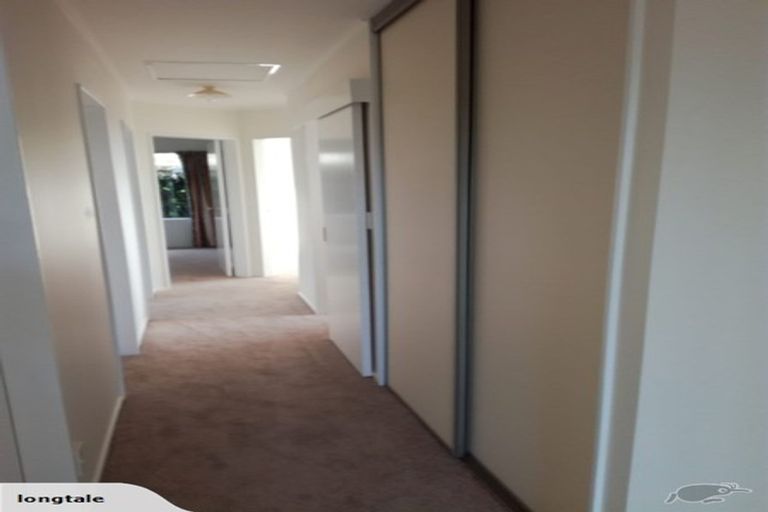 Photo of property in 6 Ashton Fitchett Drive, Brooklyn, Wellington, 6021