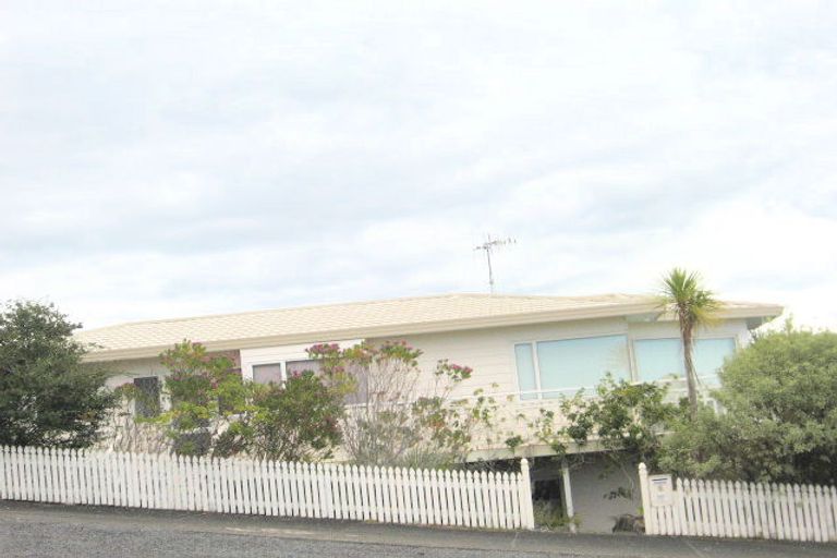 Photo of property in 5 Tairua Heights, Tairua, 3508
