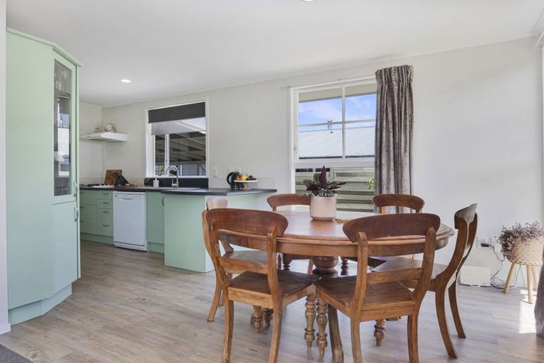 Photo of property in 186 California Drive, Totara Park, Upper Hutt, 5018