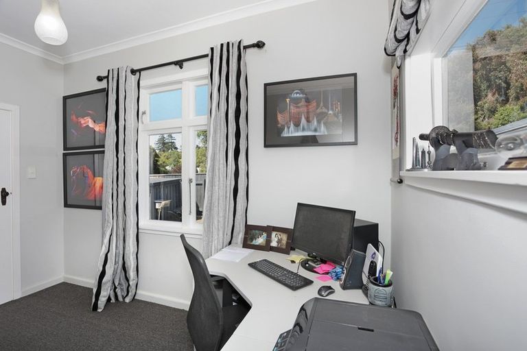 Photo of property in 16 Oxford Street, Marton, 4710