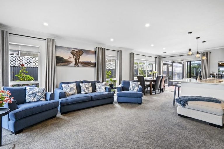 Photo of property in 1a Camp Street, Heretaunga, Upper Hutt, 5019