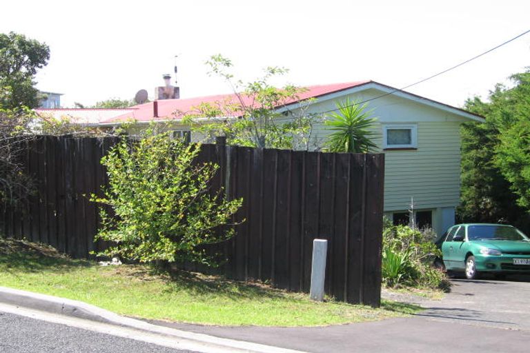 Photo of property in 593 East Coast Road, Browns Bay, Auckland, 0632