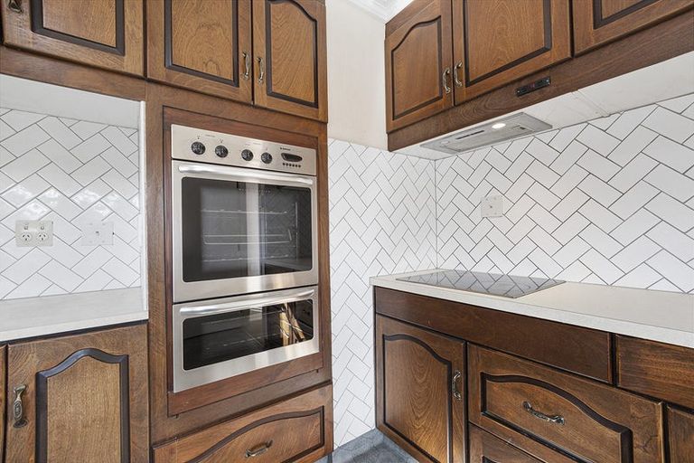 Photo of property in 20 Clare Street, Cambridge, 3434