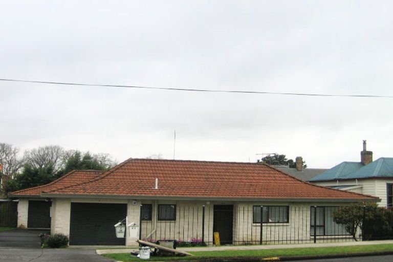 Photo of property in 1/10 Onslow Road, Papakura, 2110