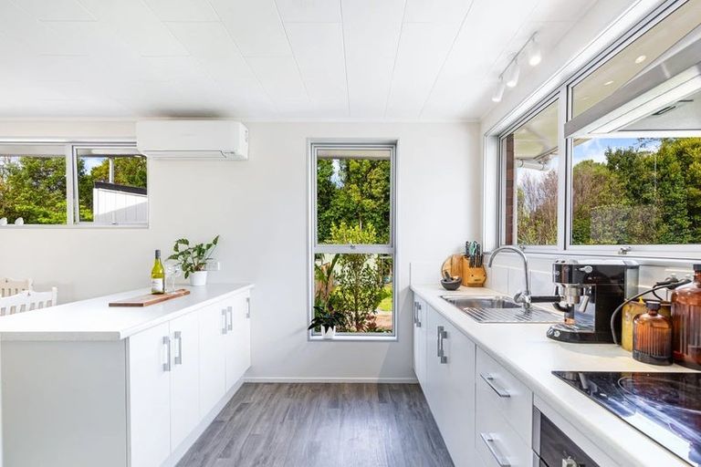 Photo of property in 2/9 Riverlea Road, Whenuapai, Auckland, 0618