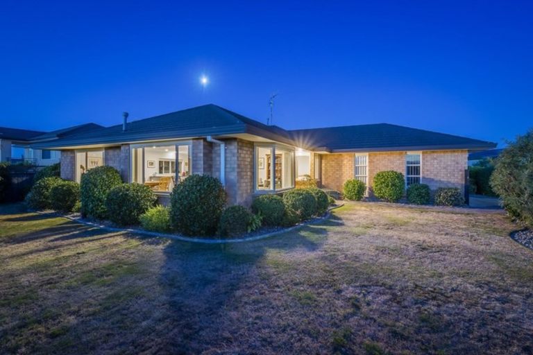 Photo of property in 38 Realm Drive, Paraparaumu, 5032