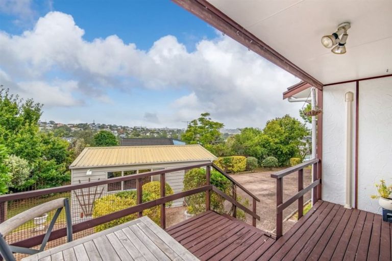 Photo of property in 9 Tesla Place, Totara Vale, Auckland, 0629