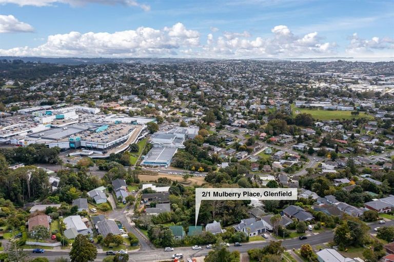 Photo of property in 2/1 Mulberry Place, Glenfield, Auckland, 0629