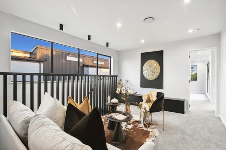 Photo of property in 22 Pukeko Road, Hobsonville, Auckland, 0616