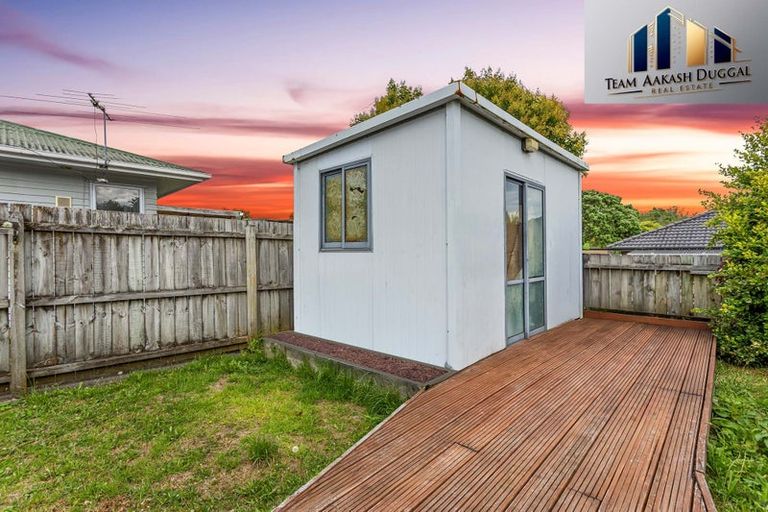 Photo of property in 1c Kuaka Place, New Lynn, Auckland, 0600