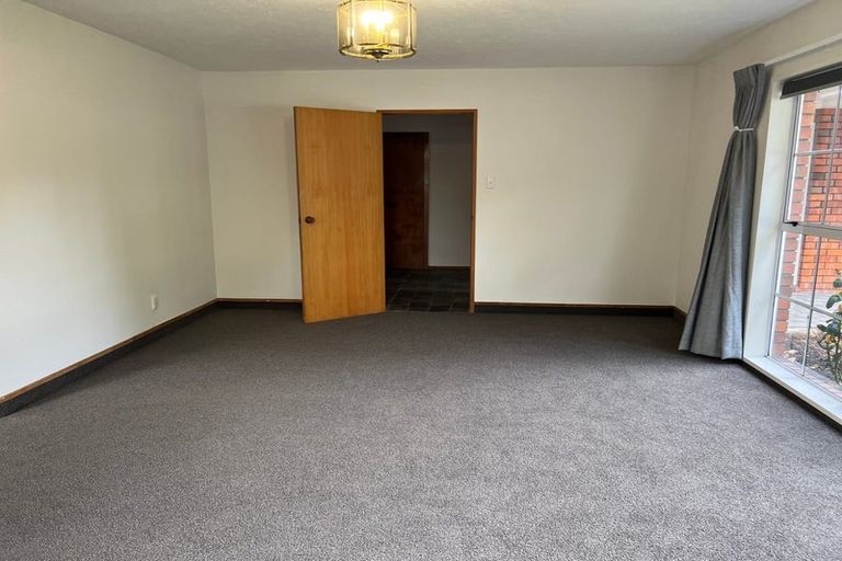 Photo of property in 18 Geraldo Place, Russley, Christchurch, 8042