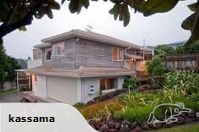 Photo of property in 12 Mandeville Place, Unsworth Heights, Auckland, 0632