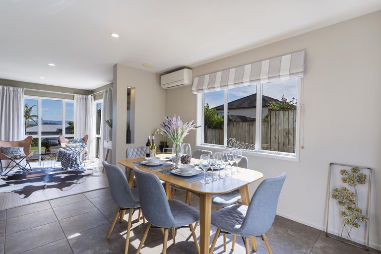 Photo of property in 51 Kittiwake Drive, Schnapper Rock, Auckland, 0632