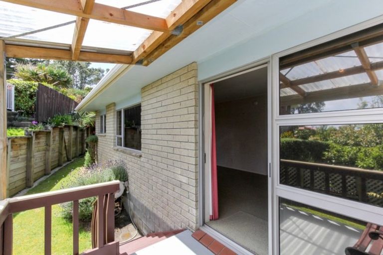 Photo of property in 1/4 Calvert Road, Moturoa, New Plymouth, 4310