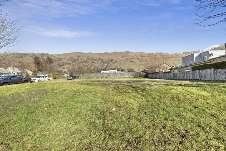 Photo of property in 14 Old Station Avenue, Wanaka, 9305