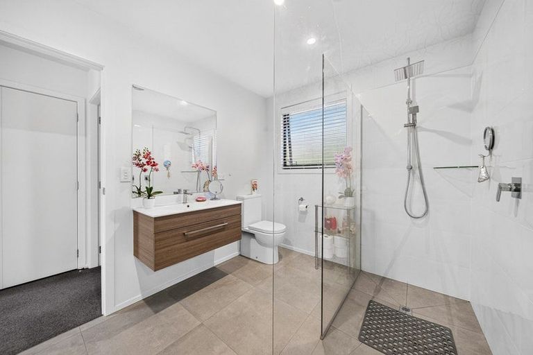 Photo of property in 23 Tarata Grove, Lansdowne, Masterton, 5810