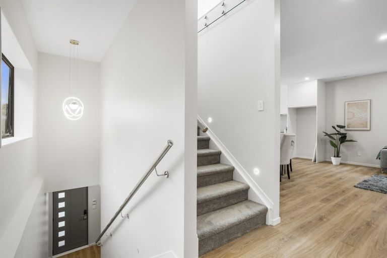 Photo of property in 1/15d Verran Road, Birkenhead, Auckland, 0626