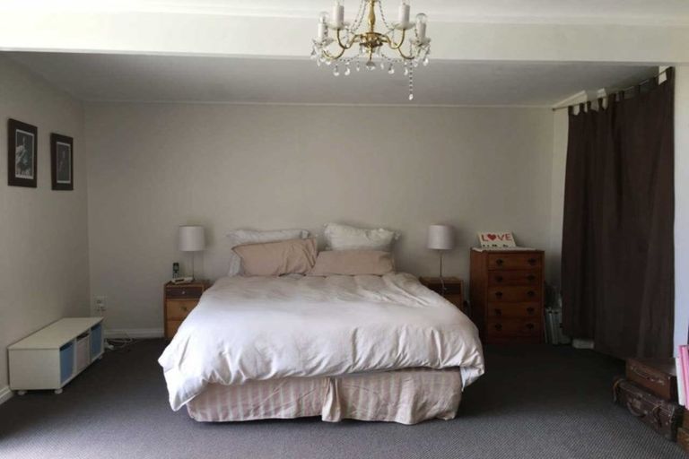 Photo of property in 11 Huia Street, Waikanae, 5036